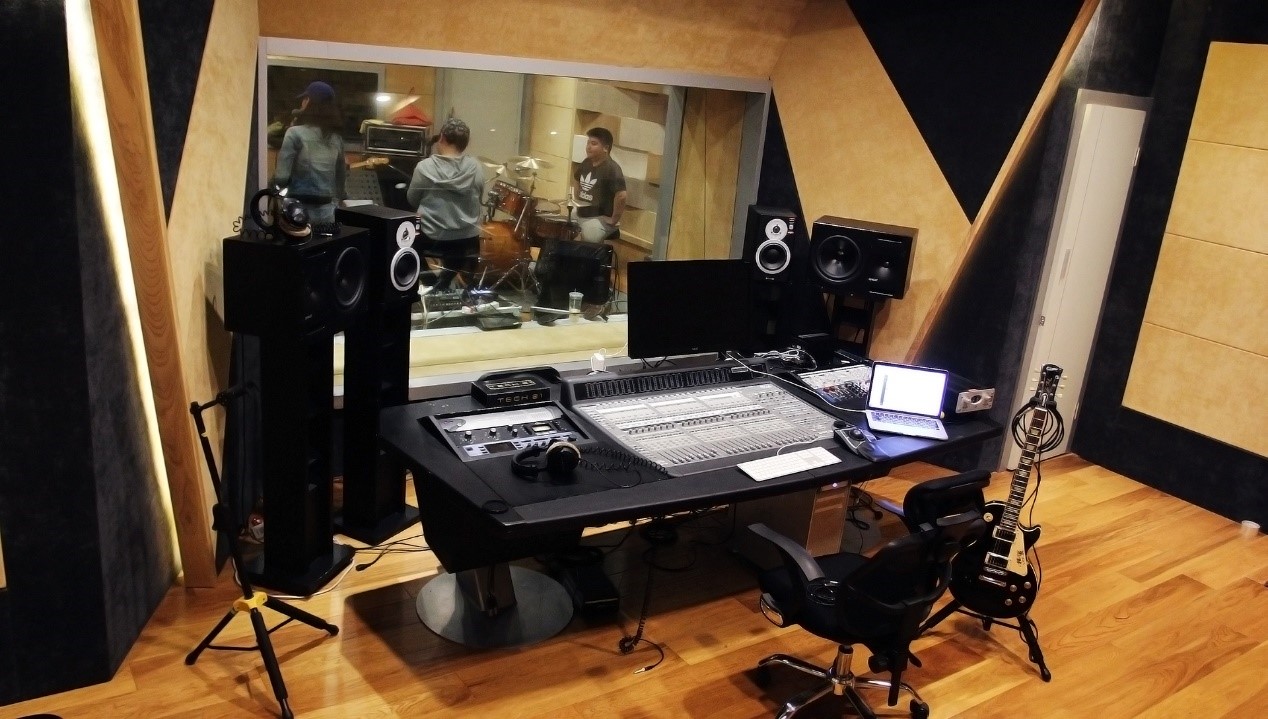 想免費體驗Rupert Neve的頂級音頻設(shè)備嗎?快來魔石錄音棚參加活動吧!